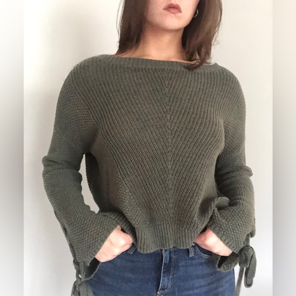 Hollister Off-Shoulder Hunter Green Sweater